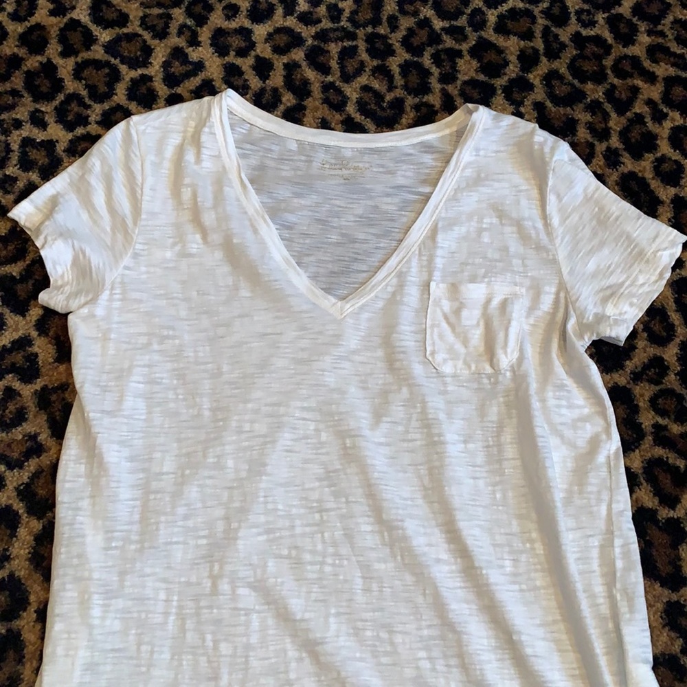 Lilly Pulitzer burnout white v neck s/s tshirt